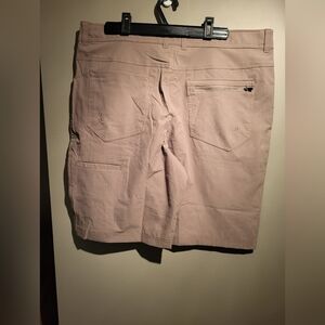 NWOT Men Beige Casual Shorts Size 38